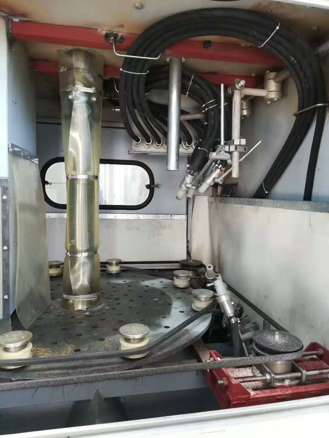 多工位数控喷砂机试车完毕